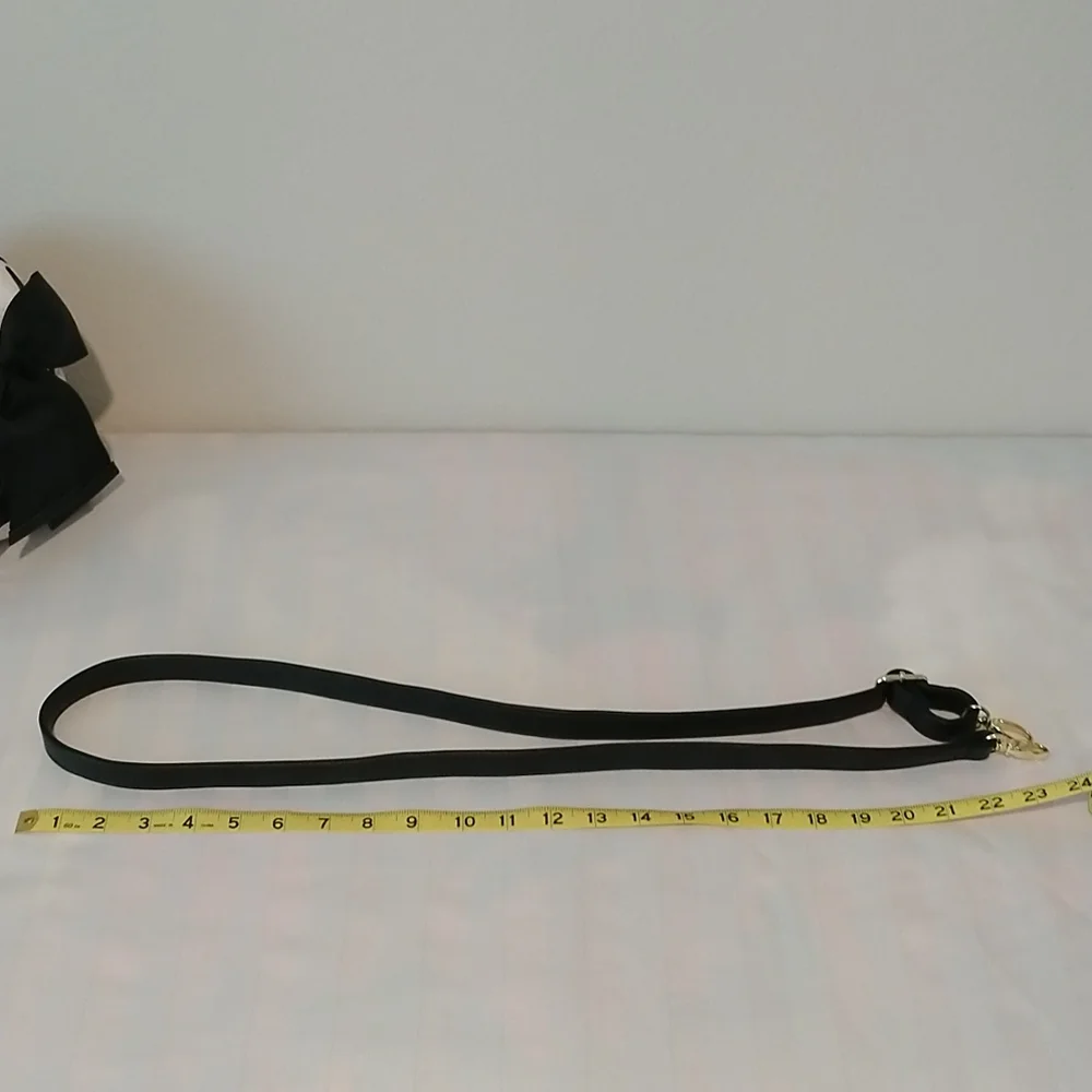 XOX BETSY JOHNSON PURSE Cream, Black, and Gold Heart Bag. - Picture 11 of 14